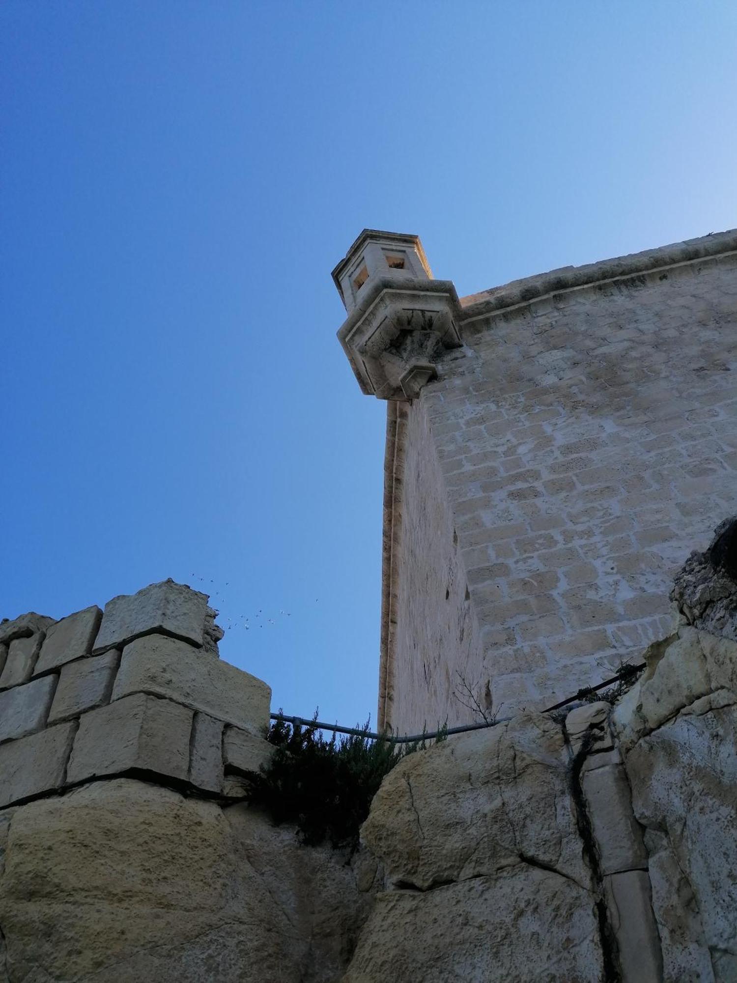 Old Refurbished Apartment In Bormla Cospicua Экстерьер фото